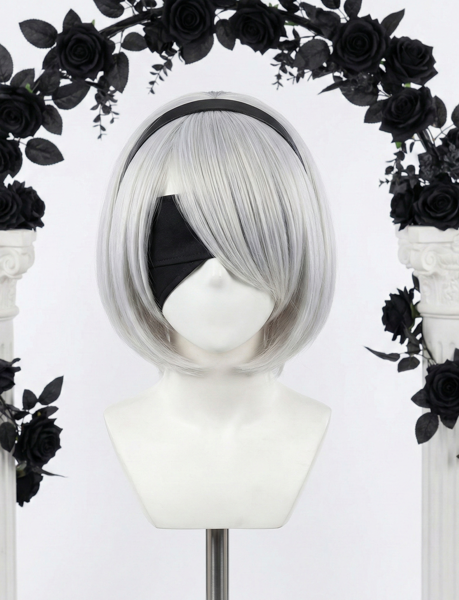 Professional silver-white bob wig for 2B cosplay with black headband