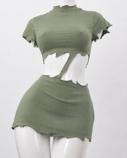 BLEACH Neliel Inspired - Cosplay Costume Wig & Helmet showing Neliel green torn crop top and skirt set