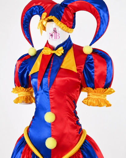Close-up of the Pomni jester outfit with matching hat, yellow collar, bow and pom-pom details