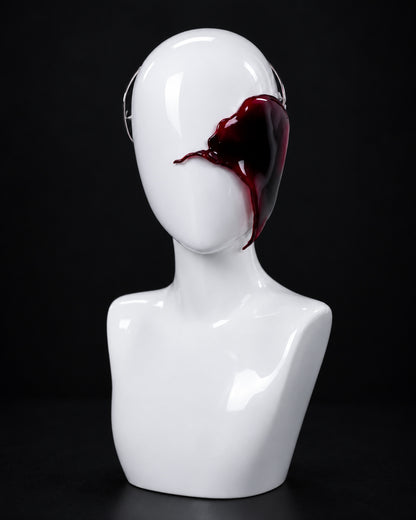 Sua Alien Stage Zombie Stage dark red cracked-effect half-face mask displayed on a mannequin